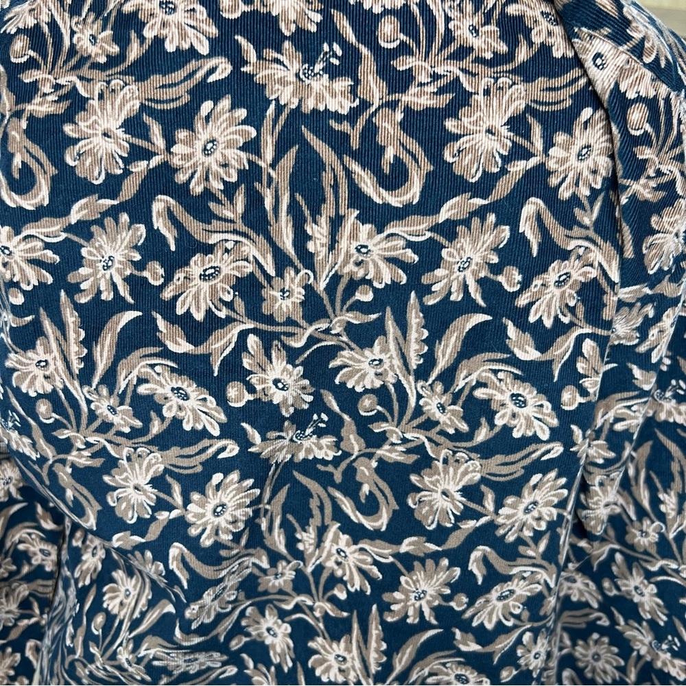 Express Size XS Floral Black and Tan Button-Up | Long Sleeve Shirt Womens - Picture 7 of 9